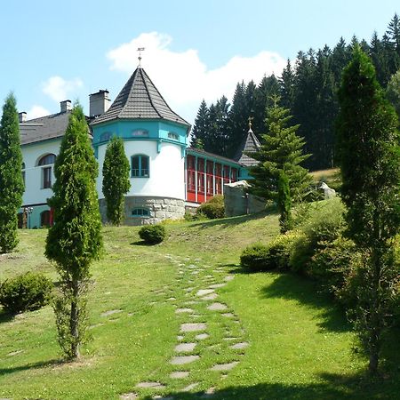 Hotel Zlaty Orel Остравице Экстерьер фото