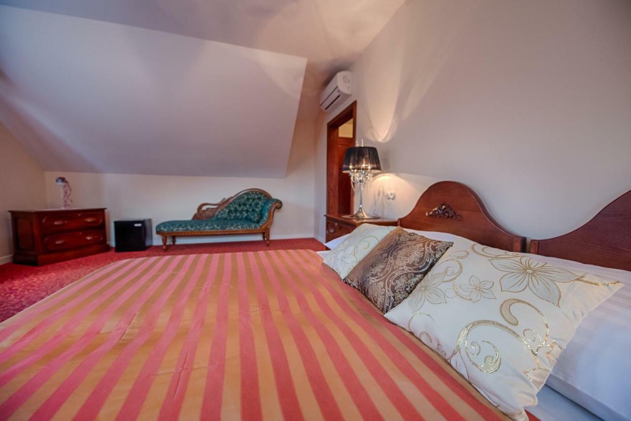 Hotel Zlaty Orel Остравице Экстерьер фото
