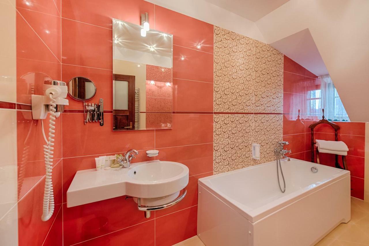 Hotel Zlaty Orel Остравице Экстерьер фото