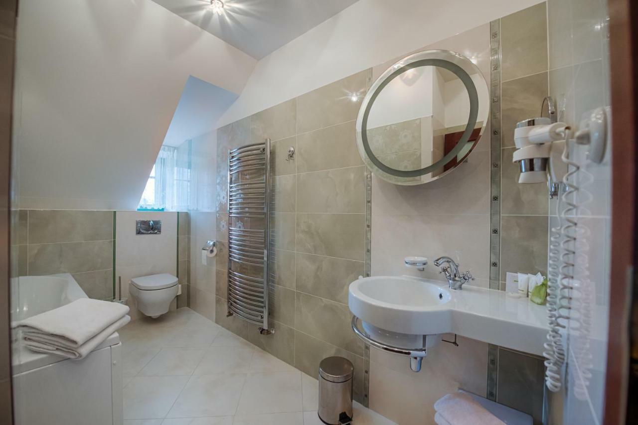 Hotel Zlaty Orel Остравице Экстерьер фото