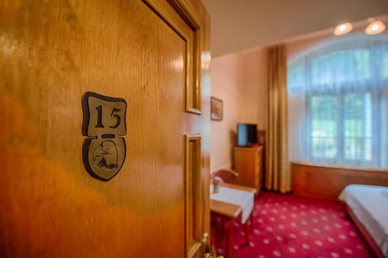 Hotel Zlaty Orel Остравице Экстерьер фото