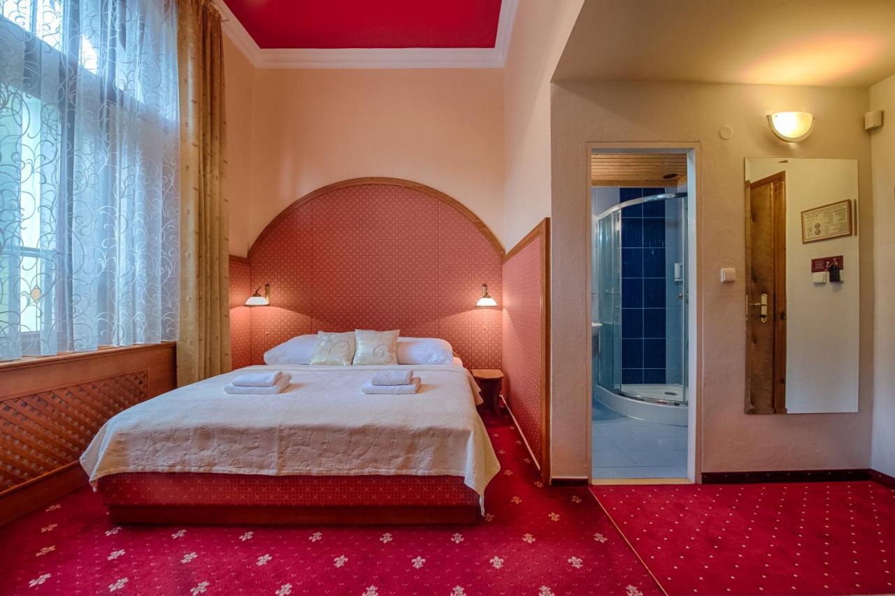 Hotel Zlaty Orel Остравице Экстерьер фото
