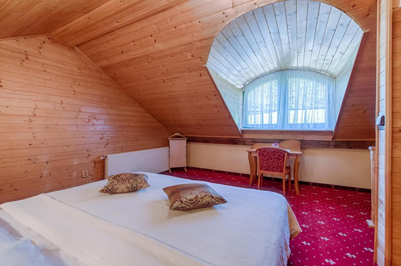 Hotel Zlaty Orel Остравице Экстерьер фото
